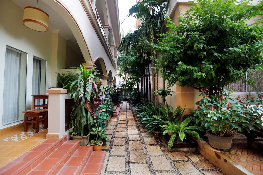 Forest King Hotel Ciudad de Siem Riep Exterior foto