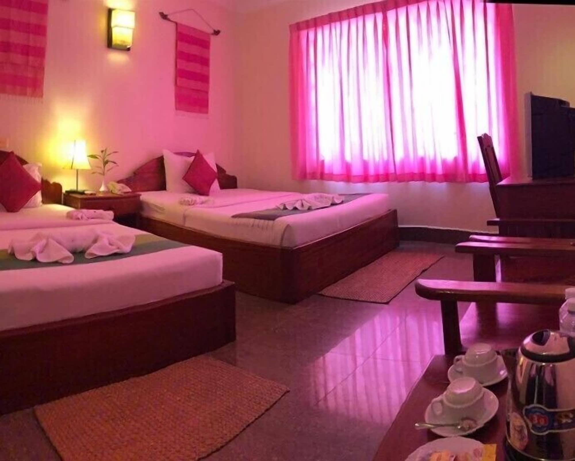 Forest King Hotel Ciudad de Siem Riep Exterior foto